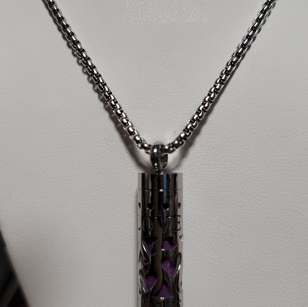 Necklaces - Picture 6 of 8